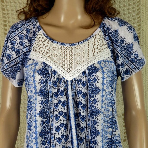 Absolutely Famous Top Size Small Blue and White Lace Yoke and Hem Trim Boho - Picture 2 of 6